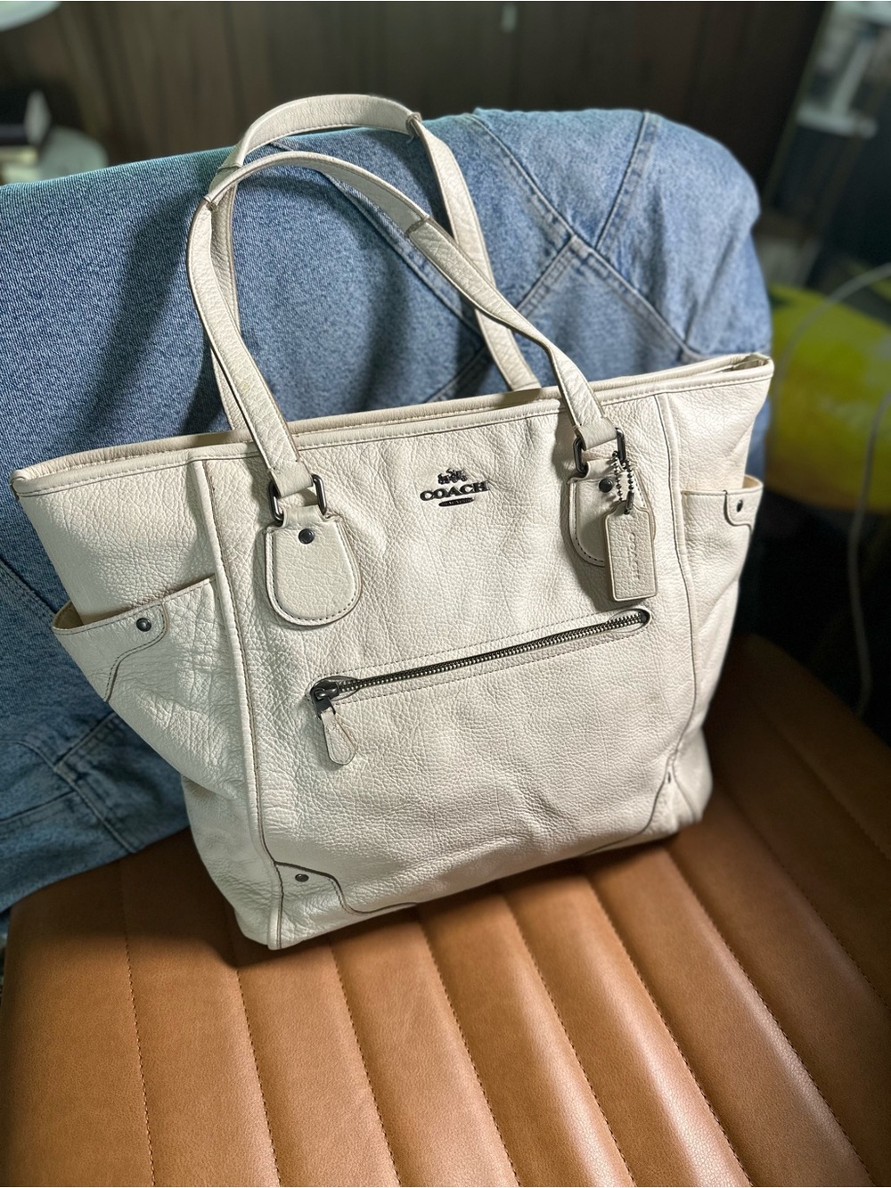 Mickie/Mickey Leather Pebble Tote
 with Front Zip Pocket